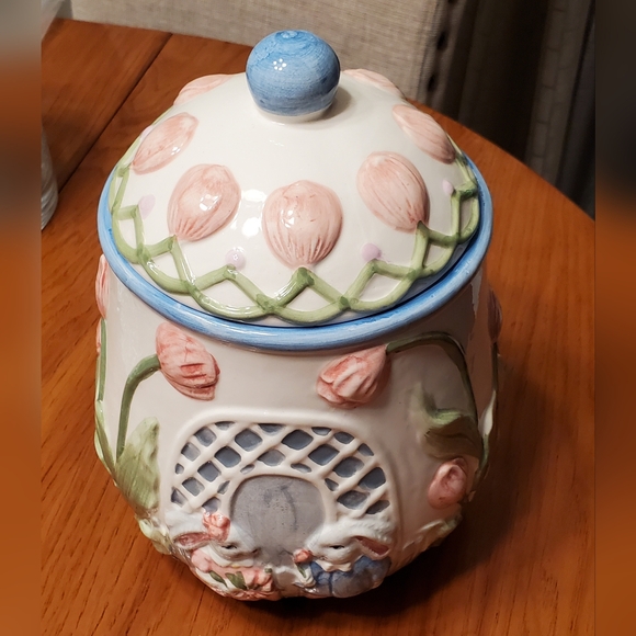 Caffco cookie jar, bunnies, tulips, Easter, Spring. - Picture 2 of 12